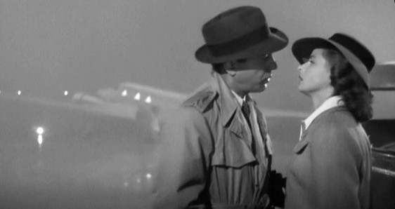 Rick, non si capisce più nulla con questo tempo! Tu guarda qua che nebbia a Casablanca!"... ..."Ilsa, 'a verità è che mentre ti aspettavo mi sono fumato tre pacchetti di Nazionali Mi sa che devo smettere di fumare"